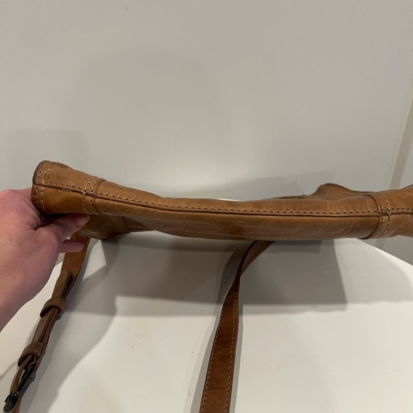 Frye Melissa Distressed Embroidered Floral Leather Shoulder Bag Tote Boho - Picture 6 of 12